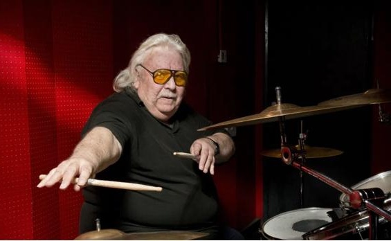 Muere el baterista [LEE KERSLAKE]