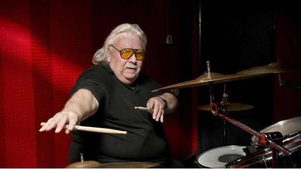 Muere el baterista [LEE KERSLAKE]