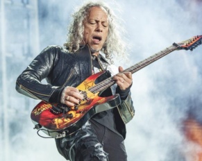 [Kirk Hammett] colabora [Edwin Outwater] en temas instrumentales de terror