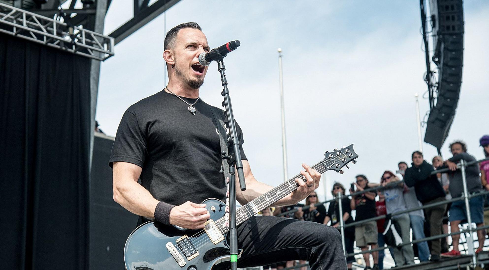 [ Mark Tremonti ] trabaja en su próximo álbum en solitario.