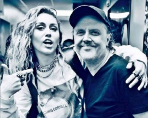 [Miley Cyrus] está haciendo un álbum tributo a [METALLICA]