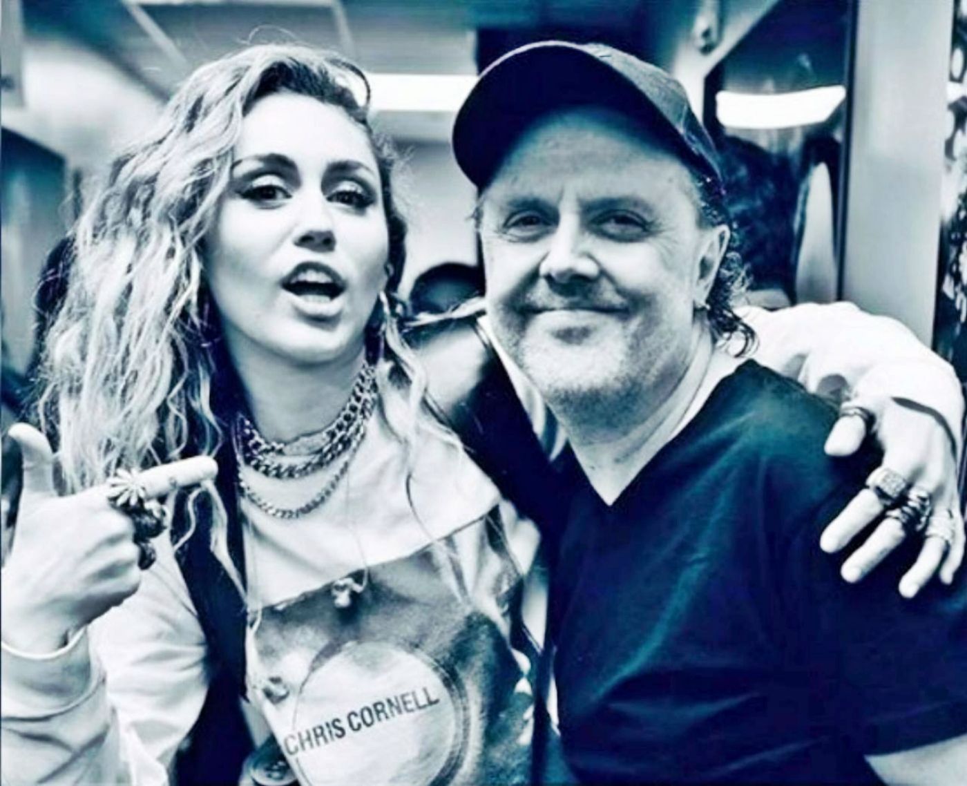 [Miley Cyrus] está haciendo un álbum tributo a [METALLICA]