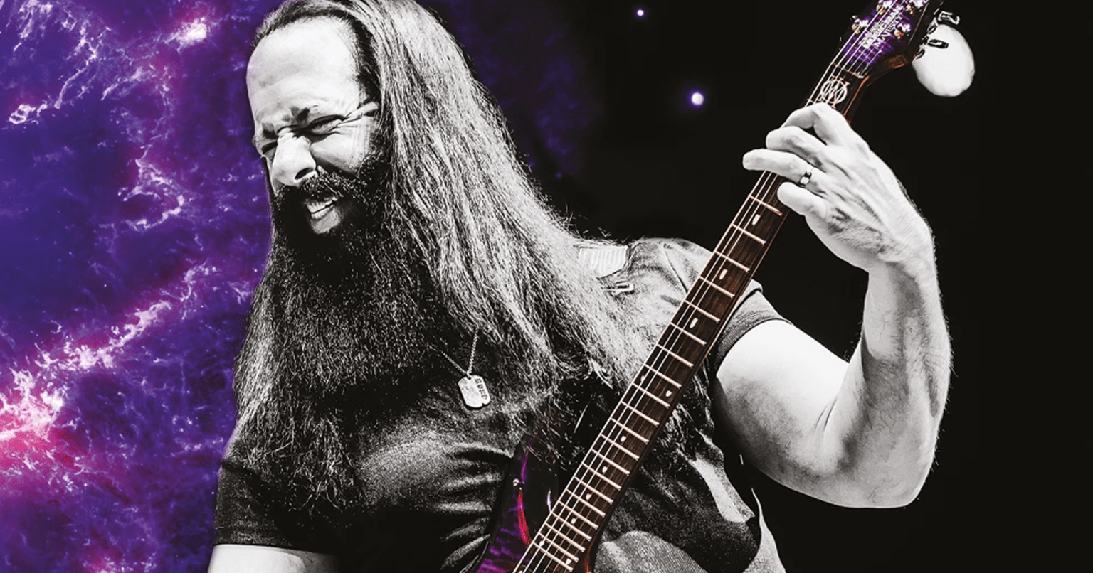 [John Petrucci] lanza productos para la barba y lanzará una guitarra 8 cuerdas.