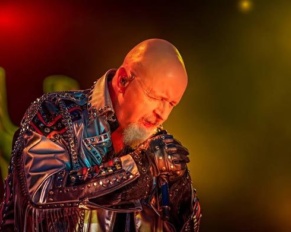 [ROB HALFORD] sobre su homosexualidad: ‘Todavía me siguen acosando en Internet’