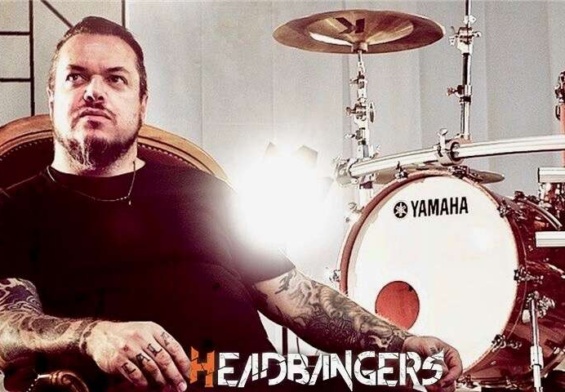 El baterista [Iggor Cavalera] Ex [Sepultura] lanza ‘Beneath The Drums’ tocando ‘Territory’.