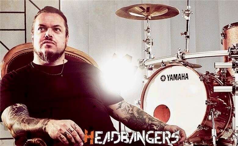 El baterista [Iggor Cavalera] Ex [Sepultura] lanza ‘Beneath The Drums’ tocando ‘Territory’.