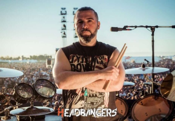 El baterista [John Dolmayan] de [System Of A Down] condena la invasión del capitolio