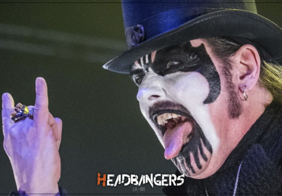 Se filtra rara fotografía de [King Diamond] con su hijo de 4 años de edad