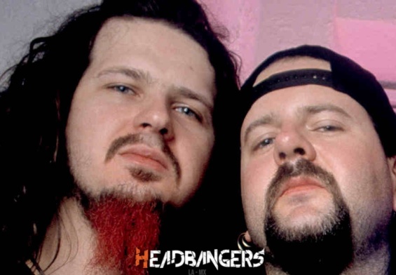 ¡Como los extrañamos! Nuevas fotos de las tumbas de [Dimebag] y [Vinnie Paul]