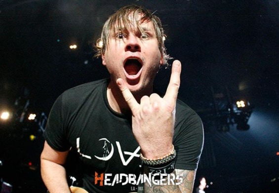 [Tom DeLonge] vende parte del equipo utilizado en [Blink-182] & [AVA].