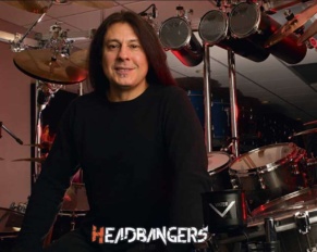 [Mike Mangini] de [Dream Theater] habla sobre su técnica de percusión.