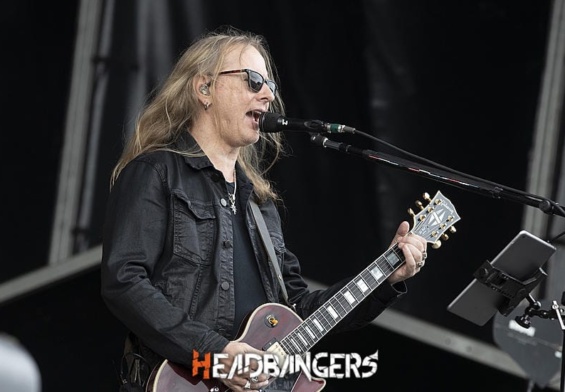 [Jerry Cantrell] guitarrista de [Alice In Chains] completa el trabajo de su nuevo álbum como solista