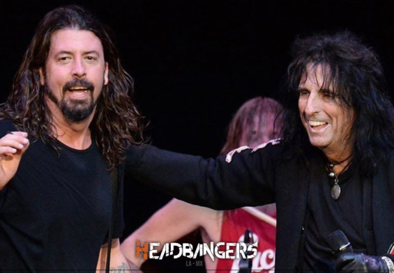 ¿Te lo imaginas? [Alice Cooper] cantando en [Foo Fighters]…