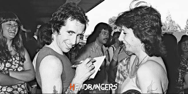 [Mark Evans]: ‘[Bon Scott] era como el tío borracho que todos tenemos’