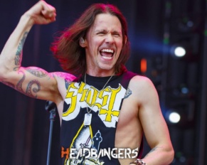 [Myles Kennedy] habla de las versiones acusticas de sus canciones