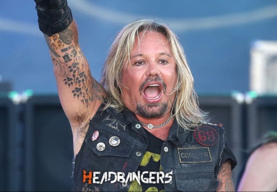 No te pierdas a [Vince Neil] interpretando los clásicos de [Mötley Crüe]