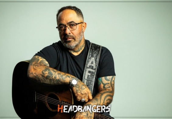 [Aaron Lewis] de [Staind] borracho en el escenario