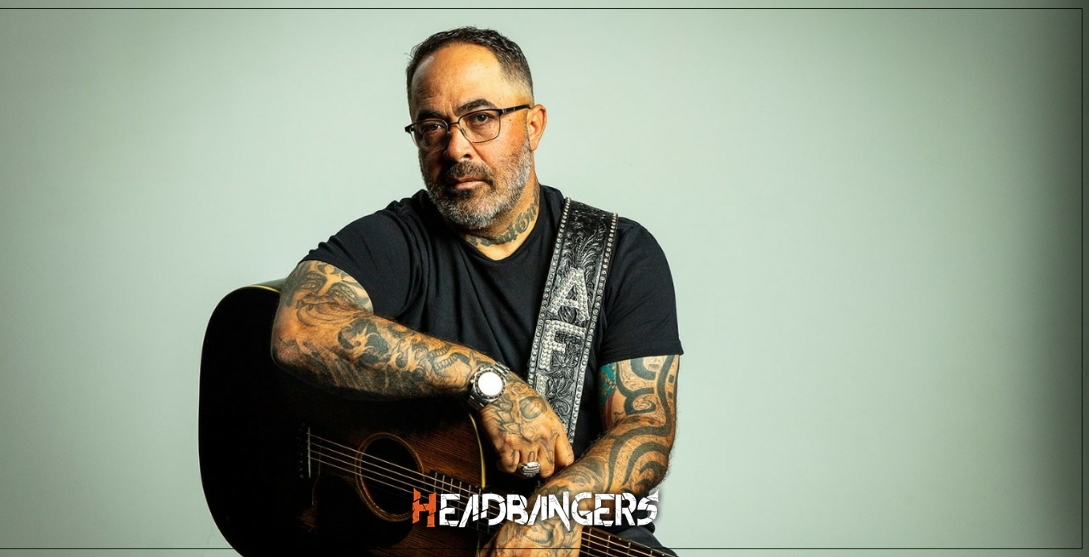 [Aaron Lewis] de [Staind] borracho en el escenario