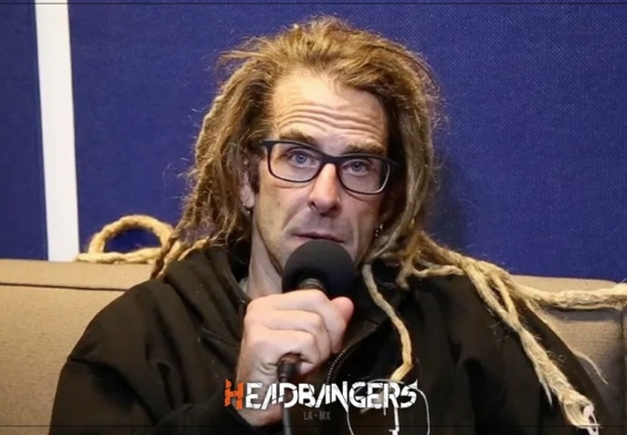 [Randy Blythe] llora a un familiar muy cercano