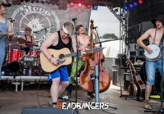 [Steve ‘N’ Seagulls] saca otro genial cover de [ACDC]