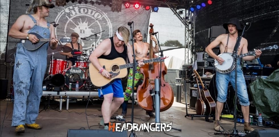 [Steve ‘N’ Seagulls] saca otro genial cover de [ACDC]