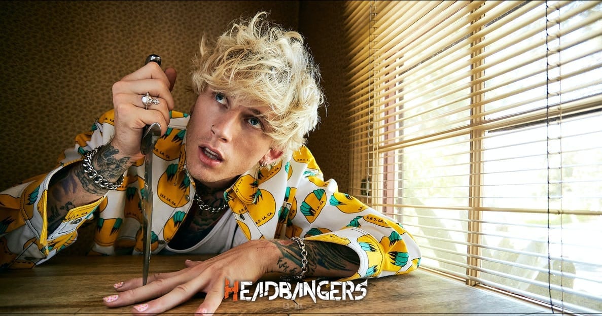 [Machine Gun Kelly] cargado de controversias