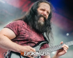 [John Petrucci] aborda la influencia de [Gilmour] en la música de [Dream Theater]