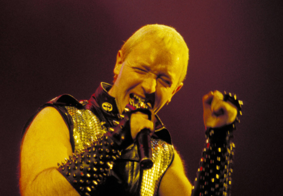 [Rob Halford] comenta sobre su libro autobiográfico ‘Confess’.