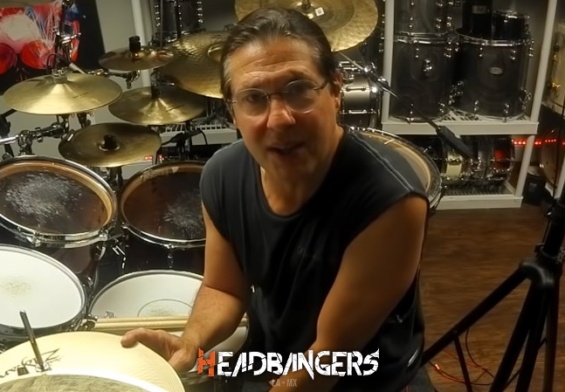 [Mike Mangini] baterista de [Dream Theater] comparte un vídeo promocional de parodia.