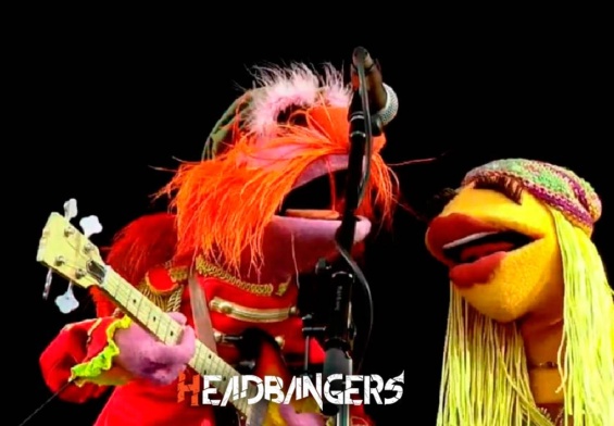 ¡Conoce a los títeres rockeros en [The Muppets Mayhem]!