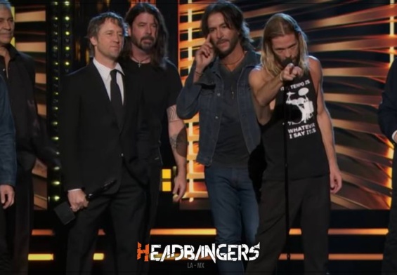 Un Beatle rinde palabras en homenaje a [Taylor Hawkins] de [Foo Fighters]