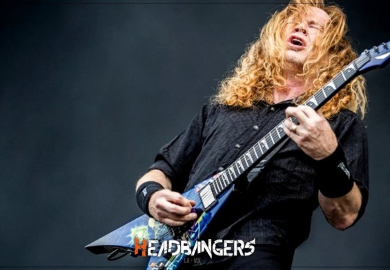 ¿[Dave Mustaine] sorprende con gran sorpresa a un fan!