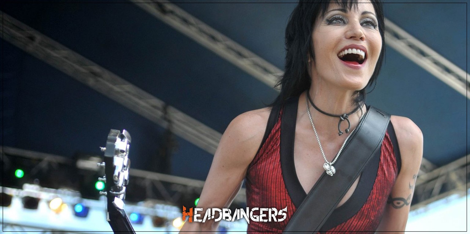 [Joan Jett] junto a [Mötley Crüe] “Si tuviera que evitar a cada banda por misogínia…”