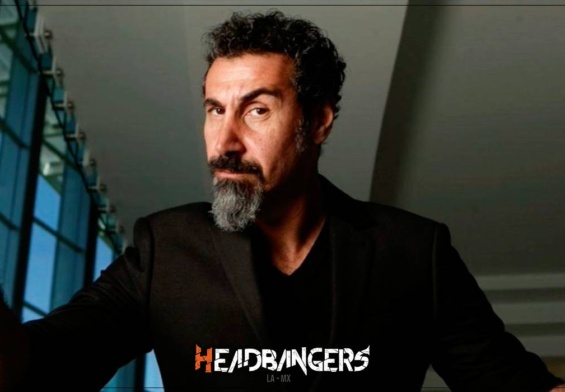 ¡El curioso lanzamiento de Serj Tankian!