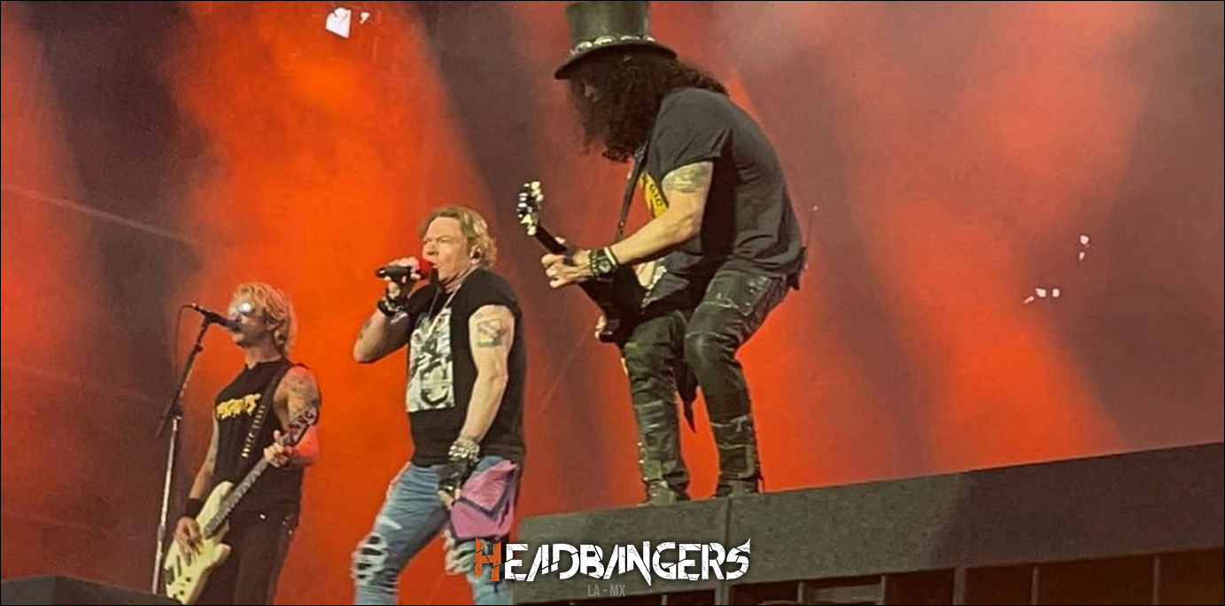 ¡Guns N’Roses hace cover de AC/DC en vivo!