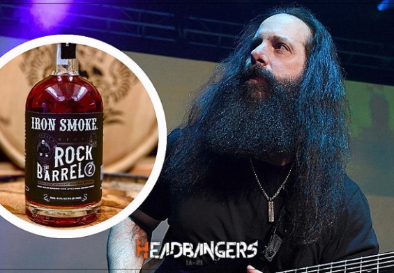 El barbas de leñador John Petrucci nos presenta su nueva bebida de dioses.