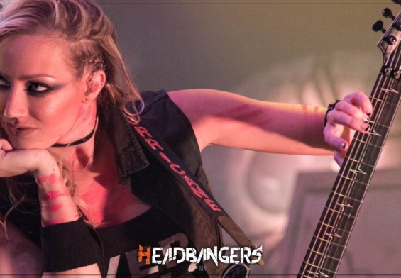 Nita Strauss dejará de tocar con Alice Cooper