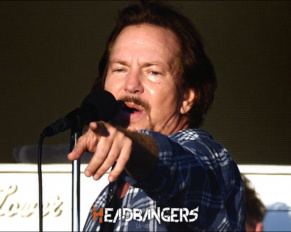 ¡Eddie Vedder de Pearl Jam expulsa a fan de un concierto!