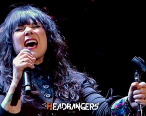 Mira a Ann Wilson de Heart interpretando “Black Dog” de Led Zeppelin