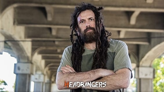 [Chris Barnes] se fue de [Cannibal Corpse] por que le hacían Bullying