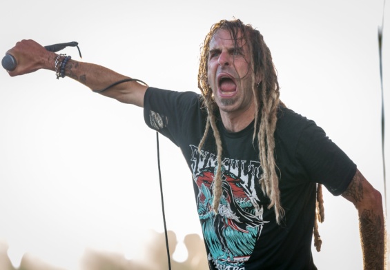 [Randy Blythe] de [Lamb of God] está escribiendo pero no música