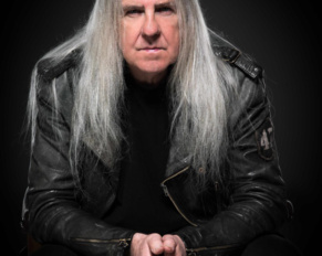 Saxon lanza video musical para ‘Dambusters’