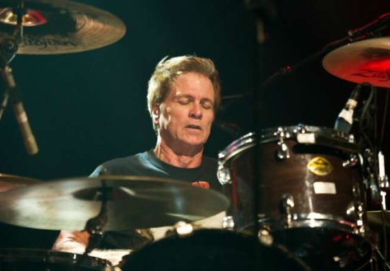 ¿Quién será el nuevo baterista de Mr. Big?