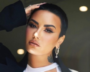 ¡Sorprendente!: Demi Lovato se mete al mundo del Heavy Metal