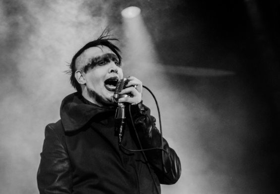 ¿Marilyn Manson cancelado de la industria y acusado de abuso?