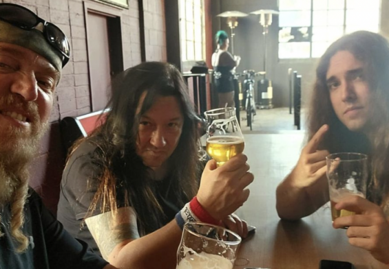 [Noticia]: El nuevo baterista de [Testament] es bien pesado según [Eric Peterson]