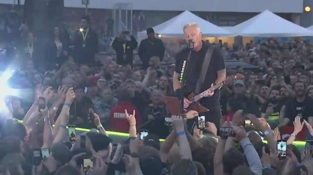 James Hetfield de Metallica insulta a un fan