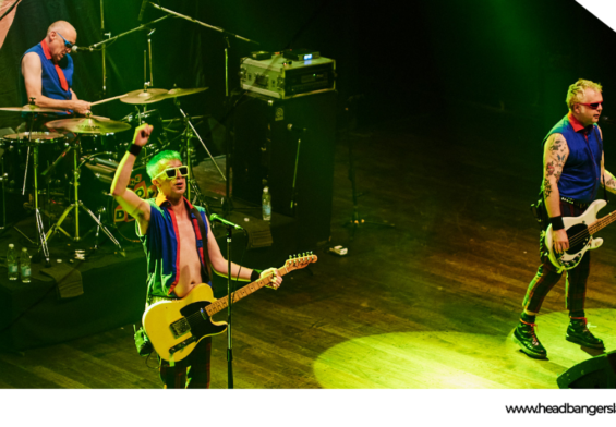 [LiveReview]: Gran fiesta de Toy Dolls para despedirse del publico argentino.